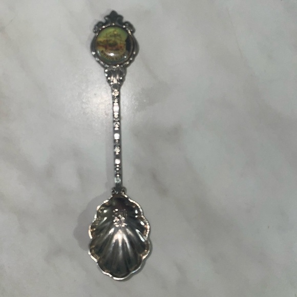 Vintage Canada’s Wonderland Silver Plated Spoon - Picture 1 of 7